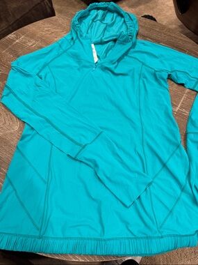 lululemon athletica Teal Hooded Long Sleeve Pullover